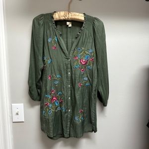 Tiny Anthropologie Embroidered Floral Silk Blouse Size L